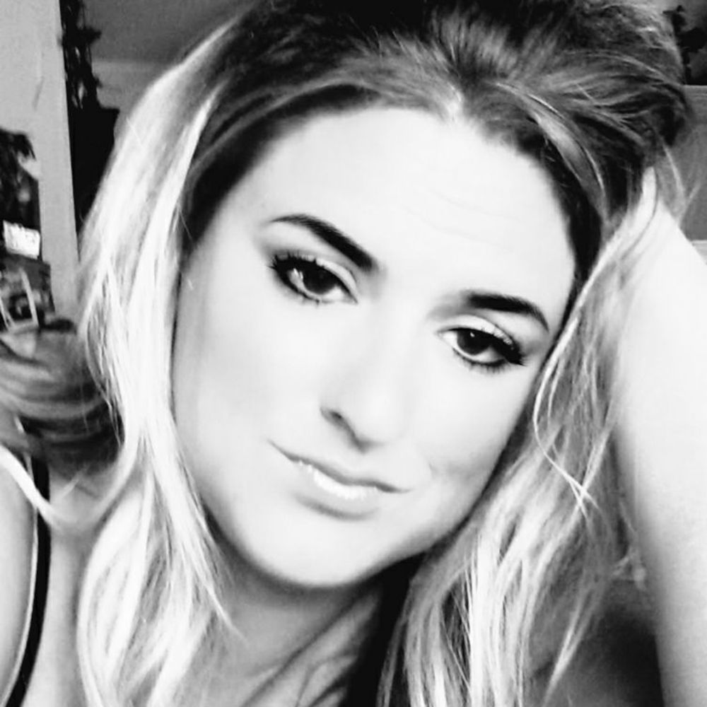 Meet your Posher, Monica